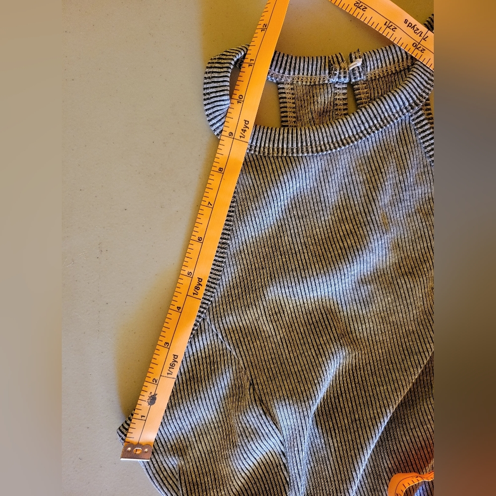 HOLLISTER halter - Picture 2 of 7